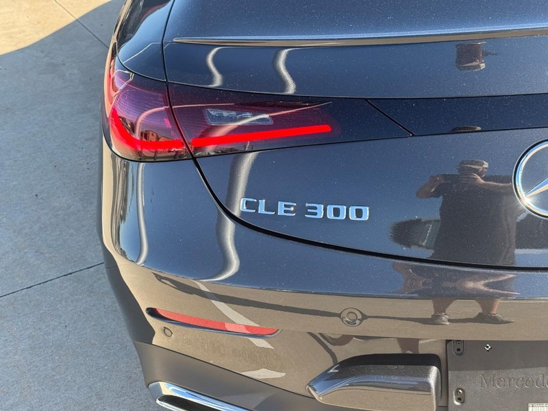 Mercedes-Benz CLE Vehicle Full-screen Gallery Image 10