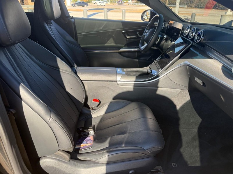 Mercedes-Benz CLE Vehicle Full-screen Gallery Image 12