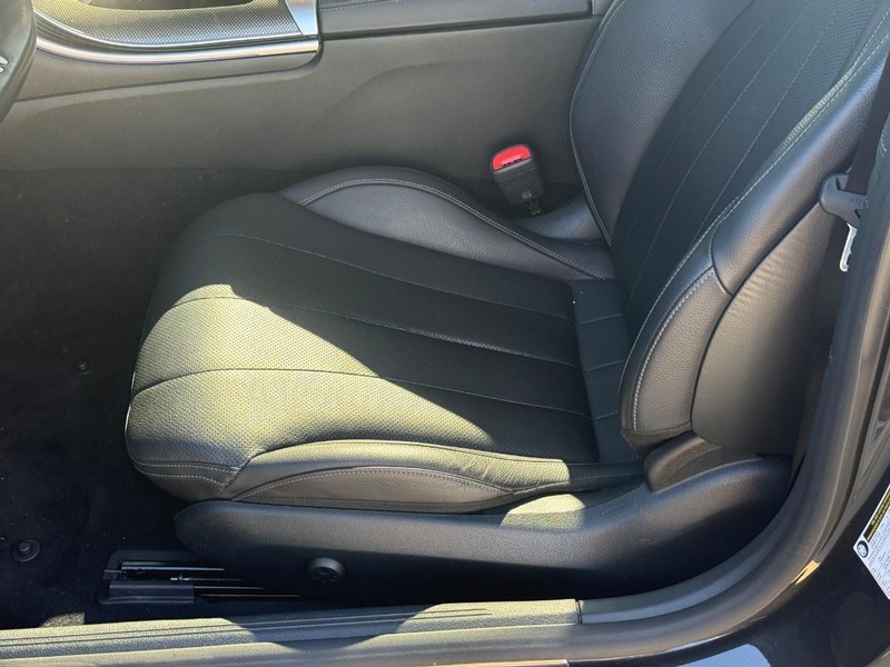 Mercedes-Benz CLE Vehicle Full-screen Gallery Image 16