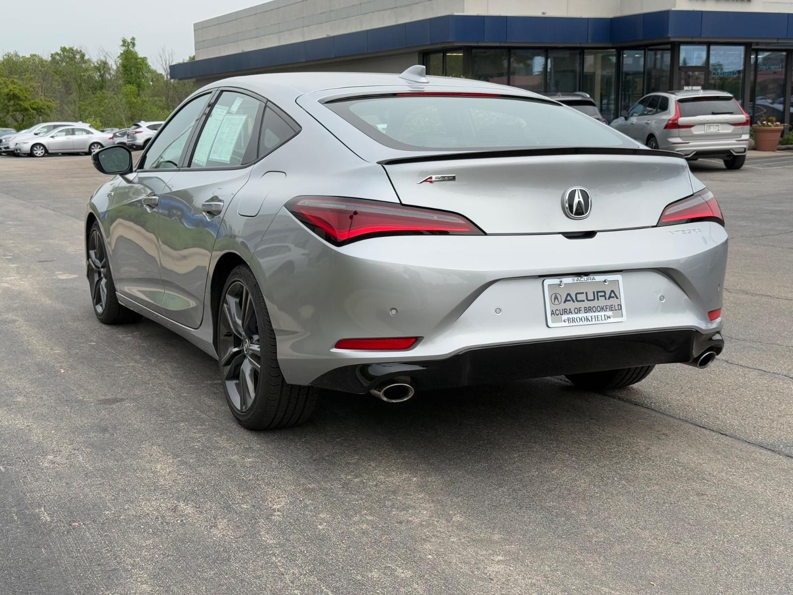 Acura Integra Vehicle Full-screen Gallery Image 05