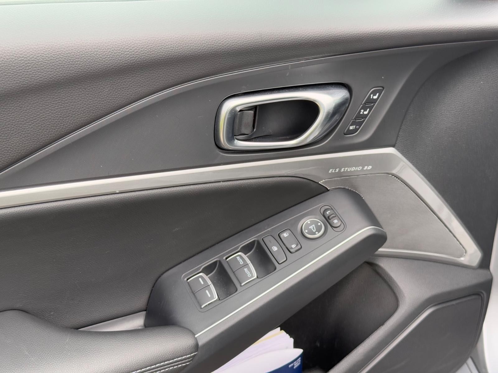 Acura Integra Vehicle Full-screen Gallery Image 15