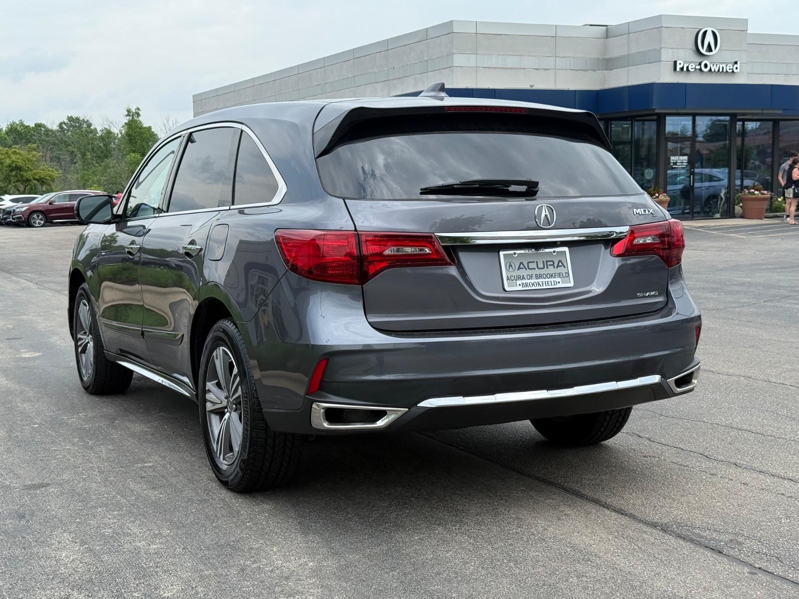 Acura MDX Vehicle Full-screen Gallery Image 05