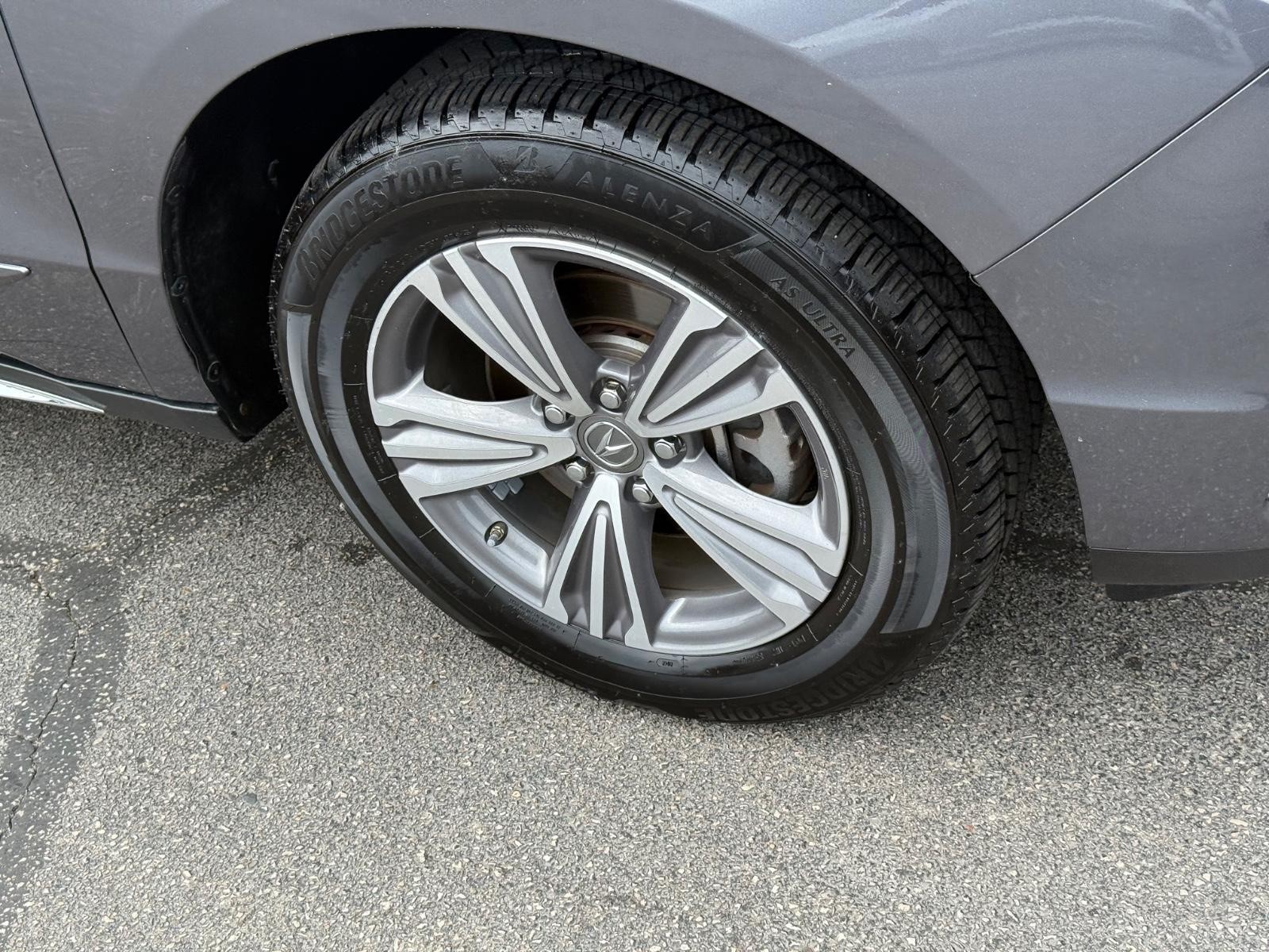 Acura MDX Vehicle Full-screen Gallery Image 09