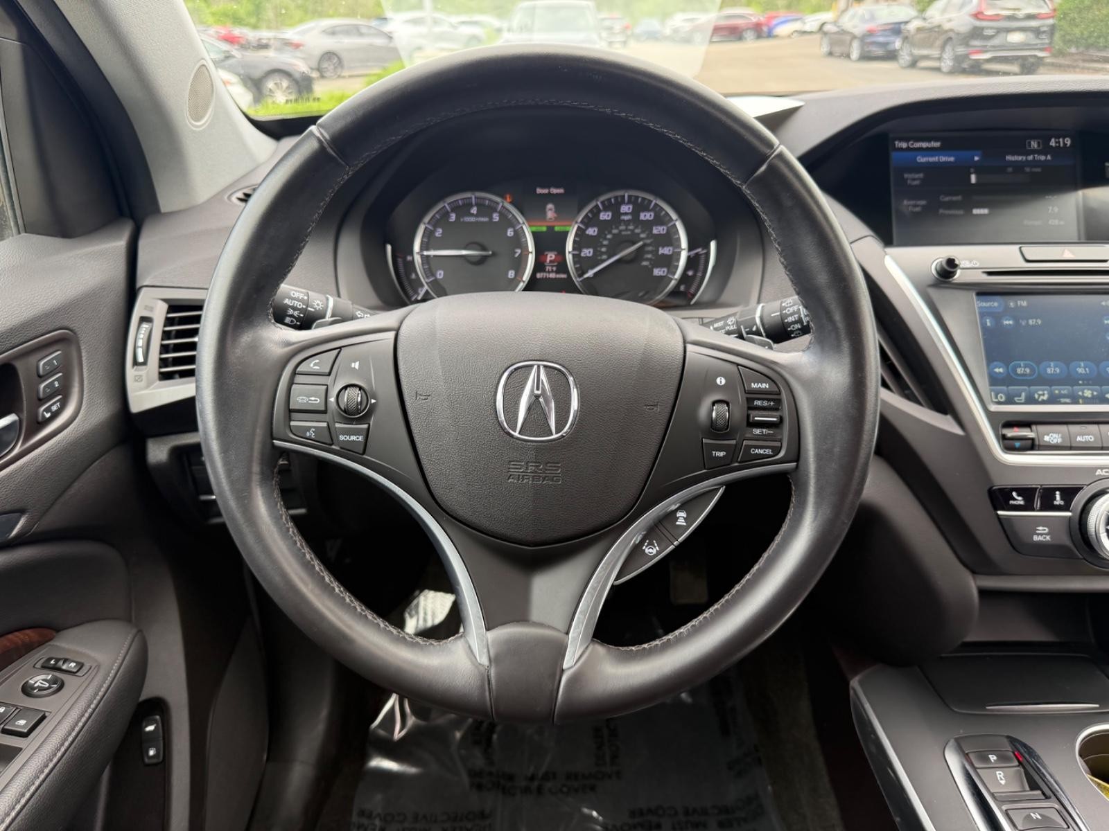 Acura MDX Vehicle Full-screen Gallery Image 12