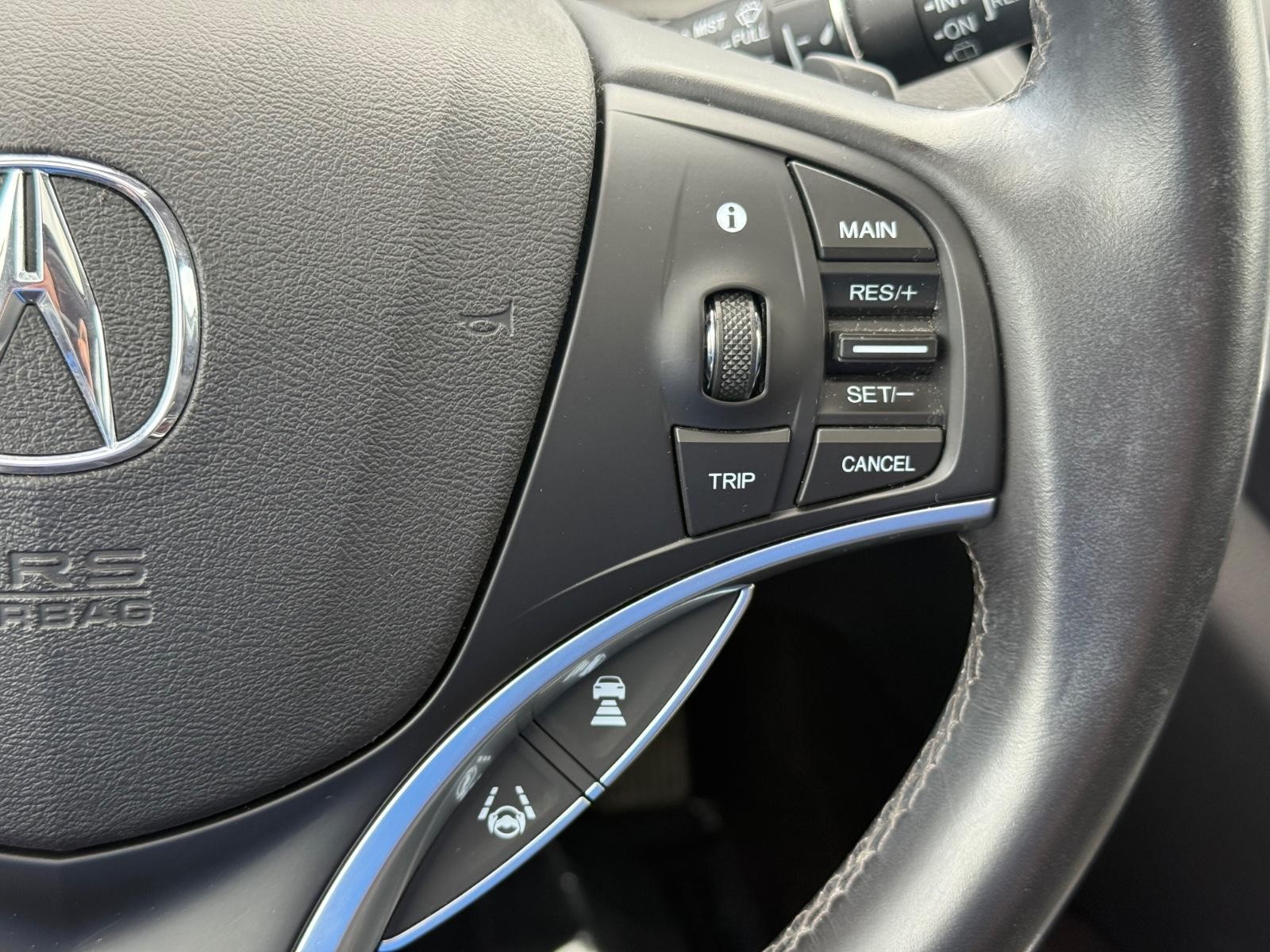 Acura MDX Vehicle Full-screen Gallery Image 17