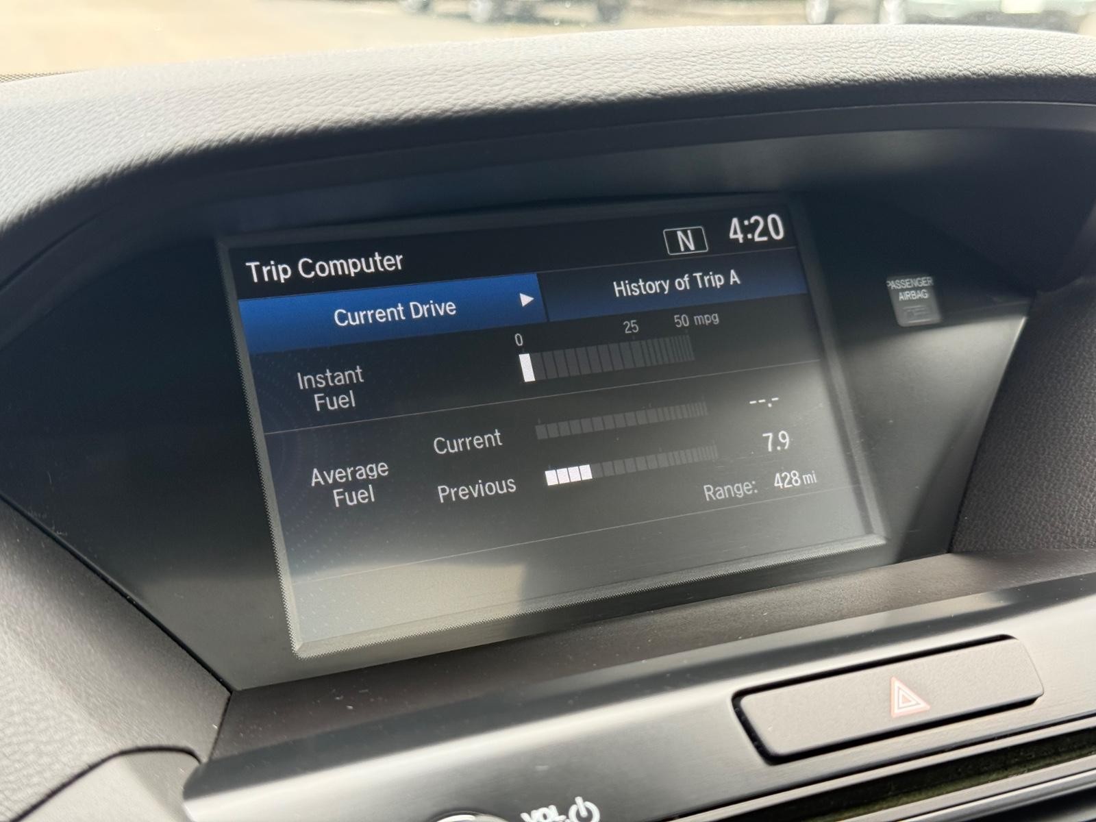 Acura MDX Vehicle Full-screen Gallery Image 19