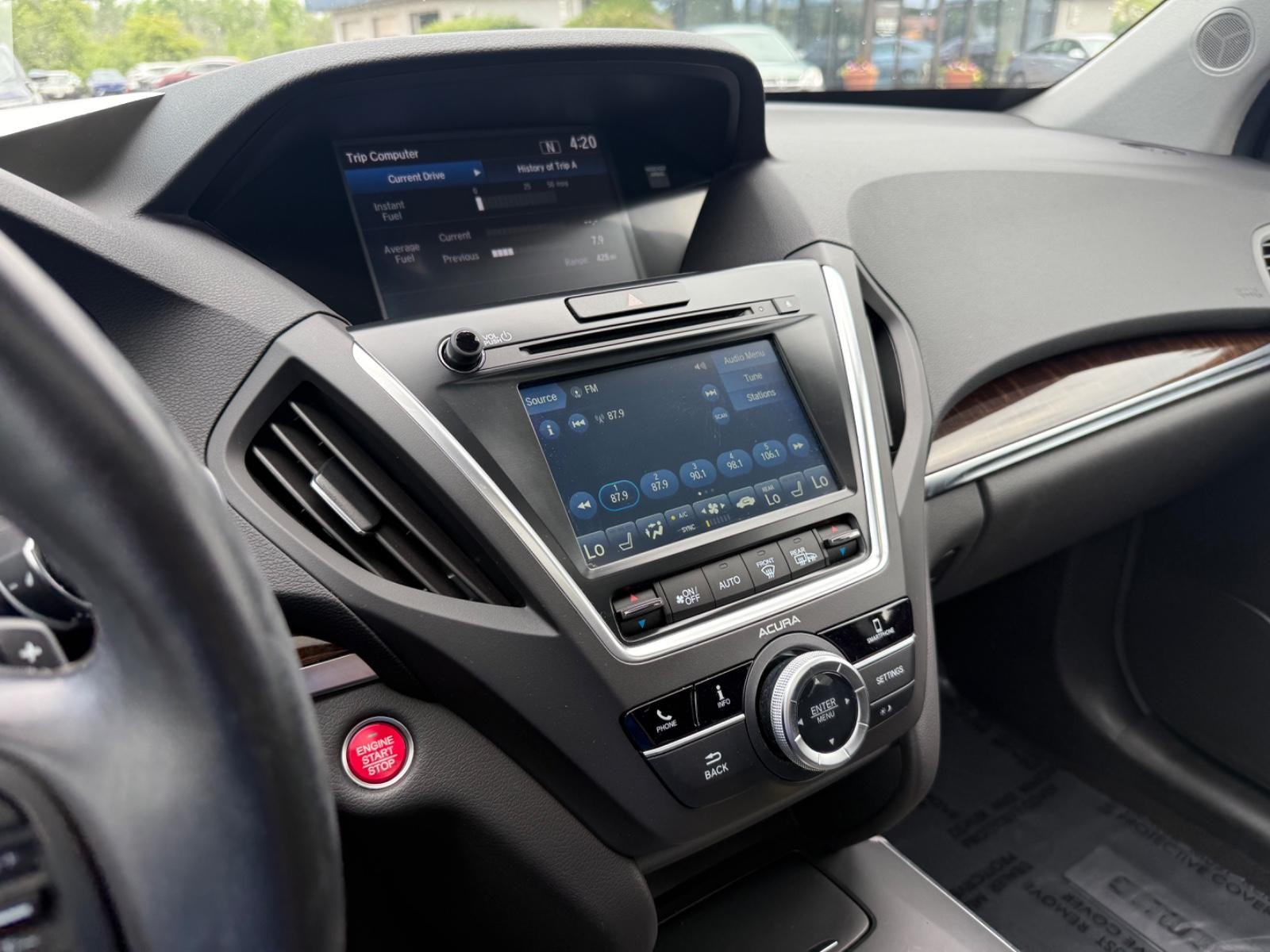 Acura MDX Vehicle Full-screen Gallery Image 22