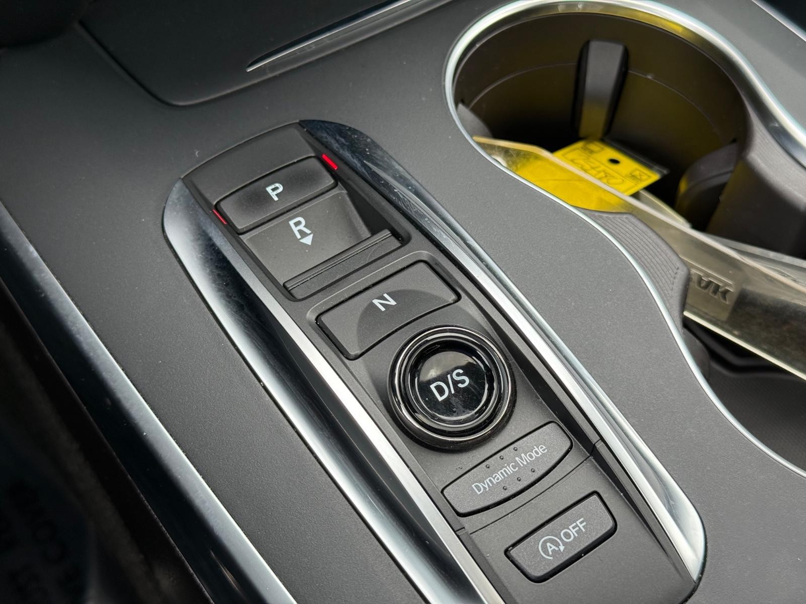 Acura MDX Vehicle Full-screen Gallery Image 23