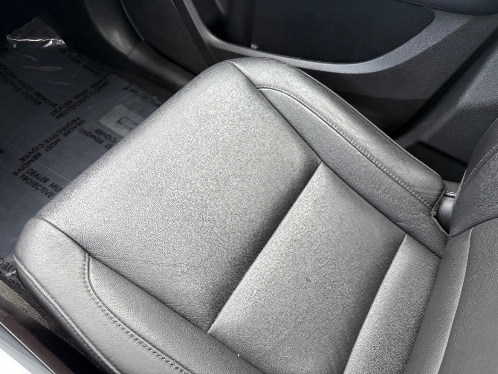 Acura MDX Vehicle Full-screen Gallery Image 24