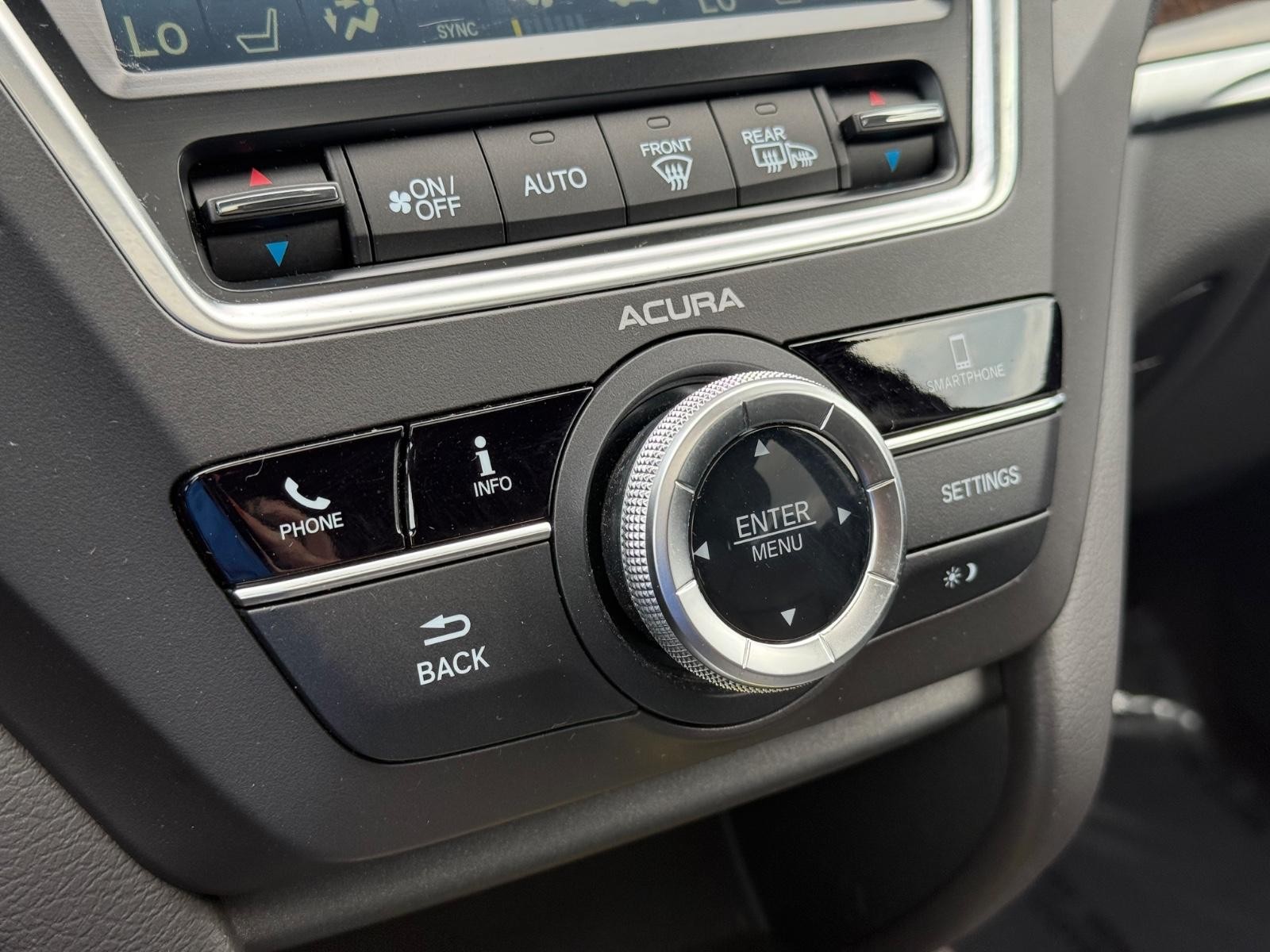 Acura MDX Vehicle Full-screen Gallery Image 25