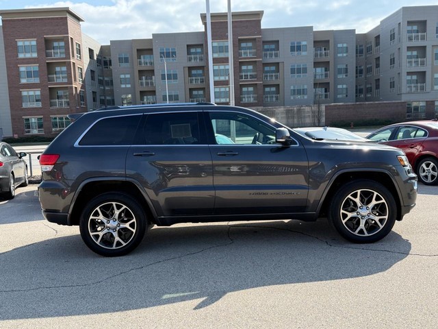 Used 2018 Jeep Grand Cherokee Limited Sterling Edition with VIN 1C4RJFBT8JC211283 for sale in Milwaukee, WI