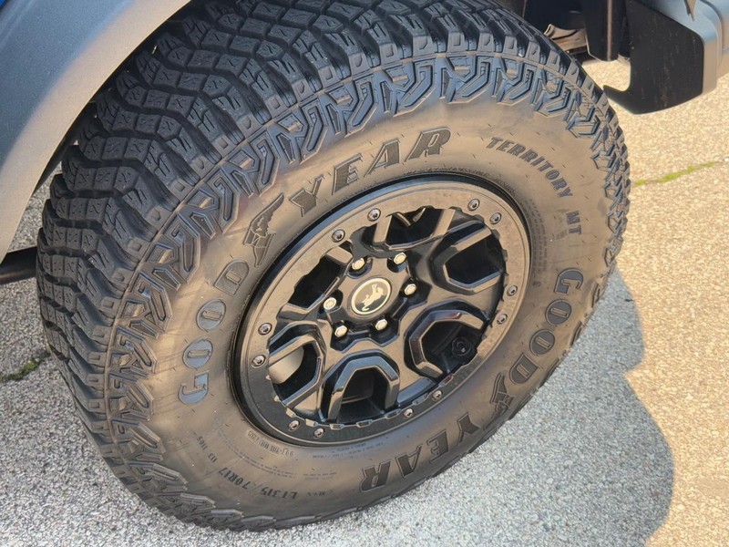 Ford Bronco Vehicle Full-screen Gallery Image 10