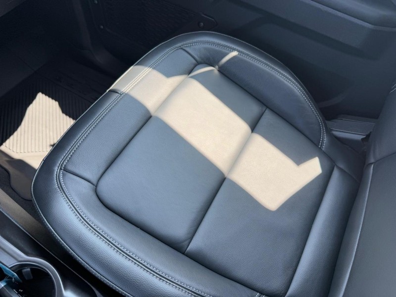 Ford Bronco Vehicle Full-screen Gallery Image 21