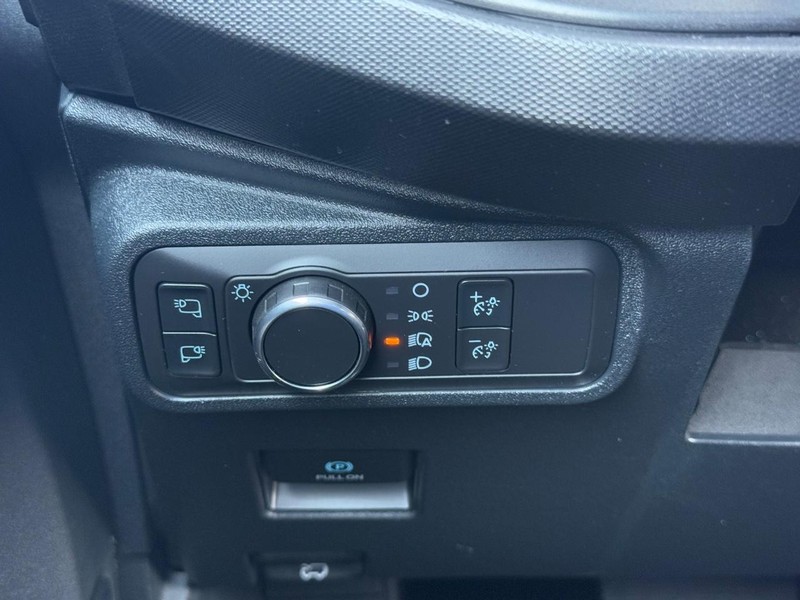 Ford Bronco Vehicle Full-screen Gallery Image 24