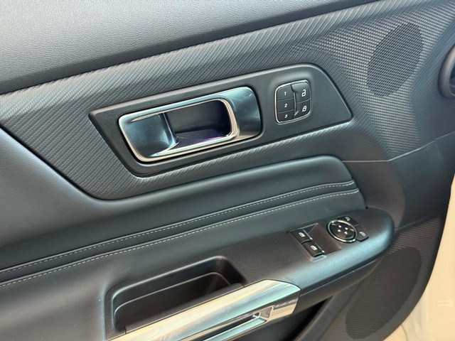 2025 Ford Mustang GT Premium - Photo 12