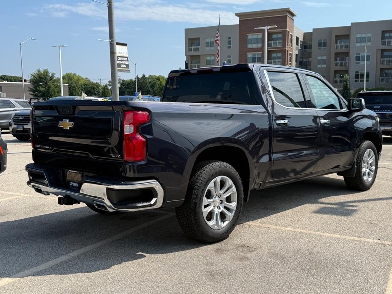 Chevrolet Silverado 1500 Vehicle Full-screen Gallery Image 03
