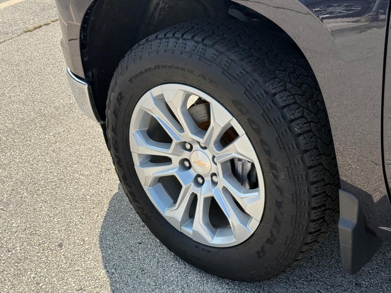 Chevrolet Silverado 1500 Vehicle Full-screen Gallery Image 07