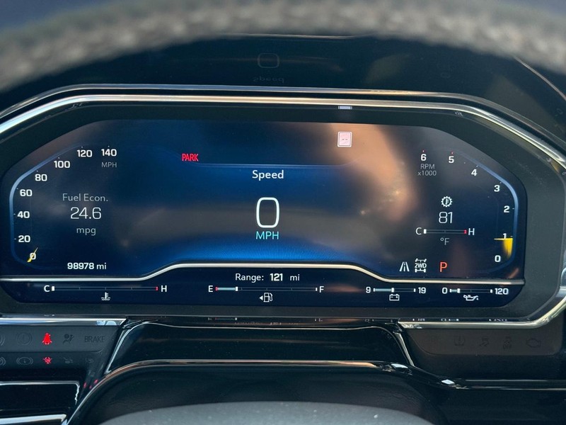 Chevrolet Silverado 1500 Vehicle Full-screen Gallery Image 12