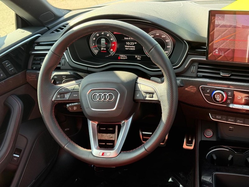Audi S5 Sportback Vehicle Full-screen Gallery Image 10
