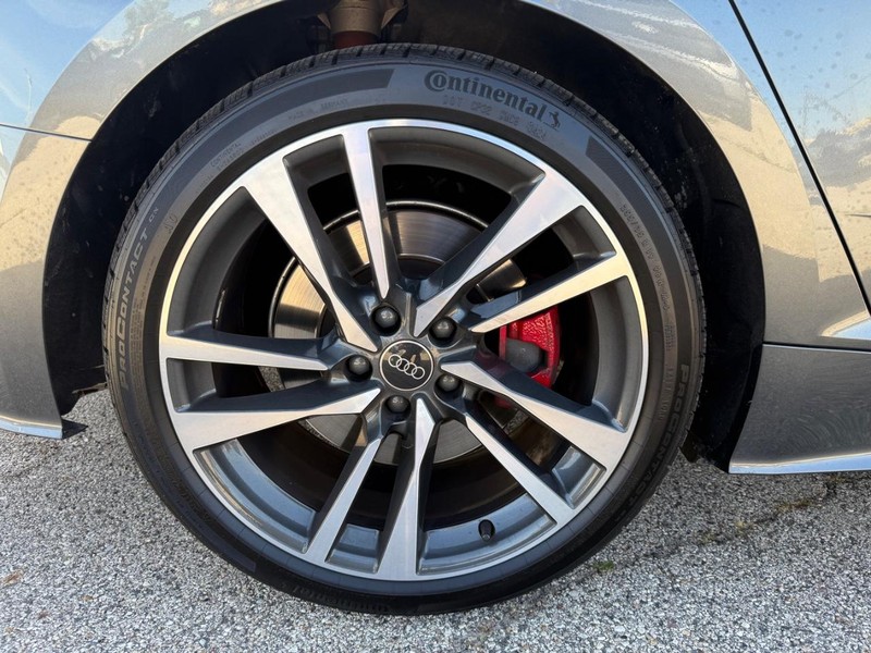 Audi S5 Sportback Vehicle Full-screen Gallery Image 13