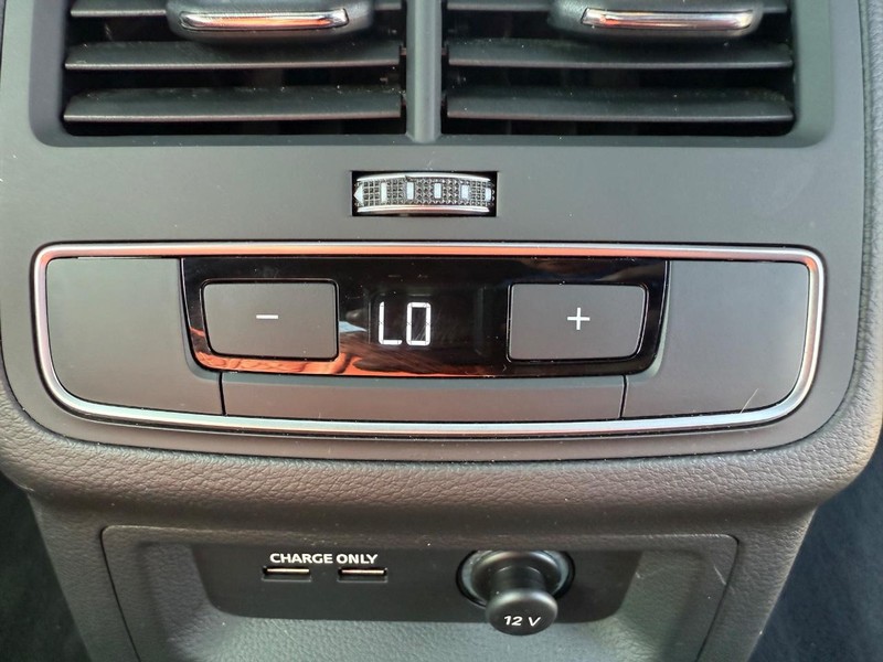 Audi S5 Sportback Vehicle Full-screen Gallery Image 14