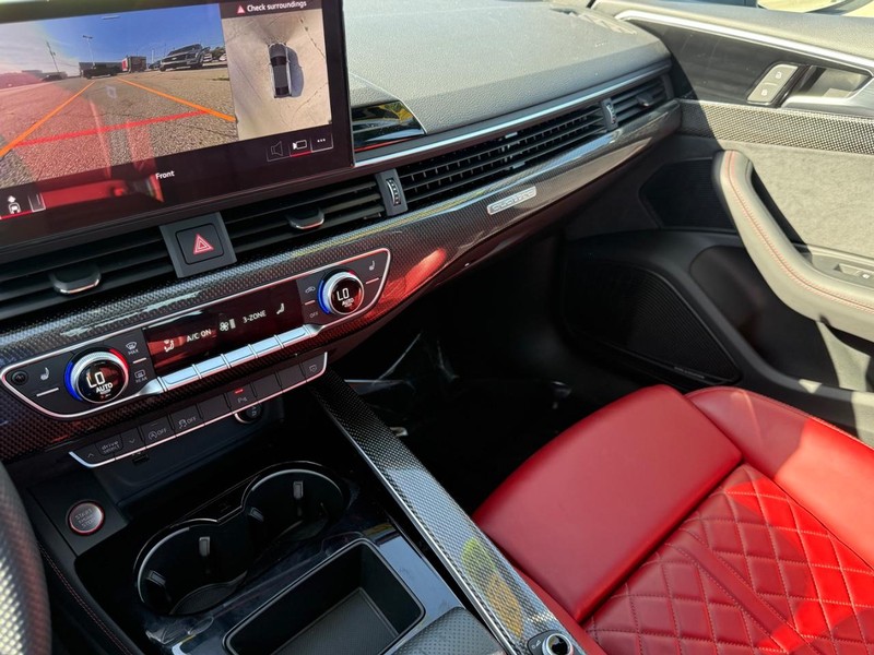 Audi S5 Sportback Vehicle Full-screen Gallery Image 20