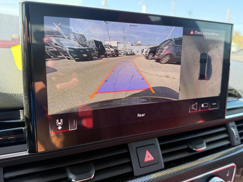 Audi S5 Sportback Vehicle Full-screen Gallery Image 21