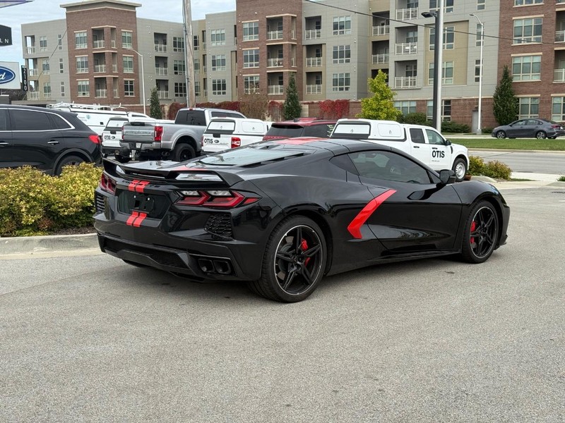 Chevrolet Corvette Vehicle Full-screen Gallery Image 03