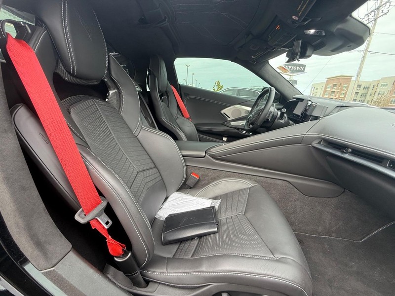 Chevrolet Corvette Vehicle Full-screen Gallery Image 09