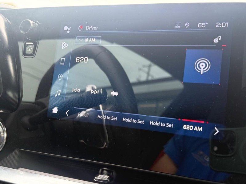 Chevrolet Corvette Vehicle Full-screen Gallery Image 15