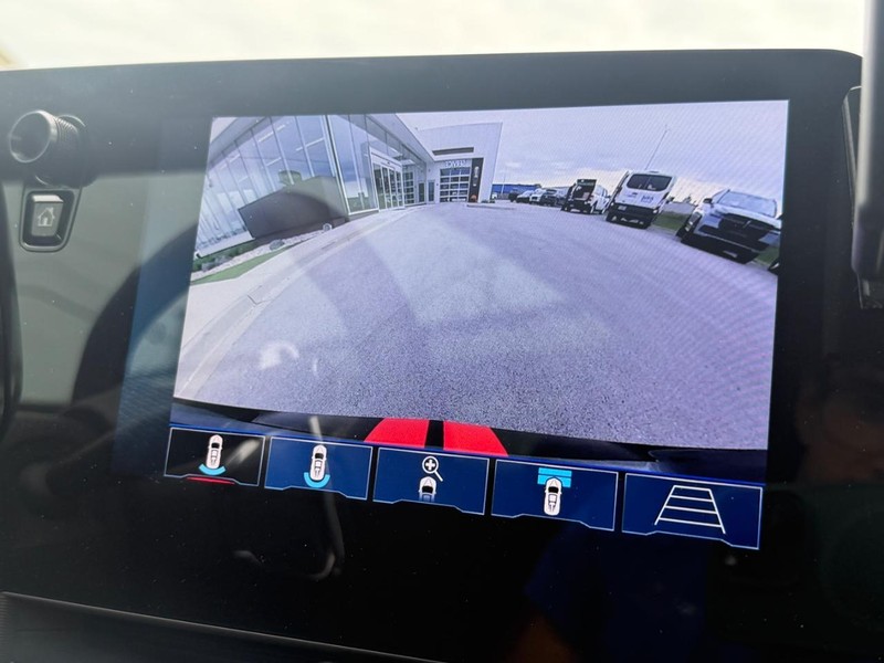 Chevrolet Corvette Vehicle Full-screen Gallery Image 20