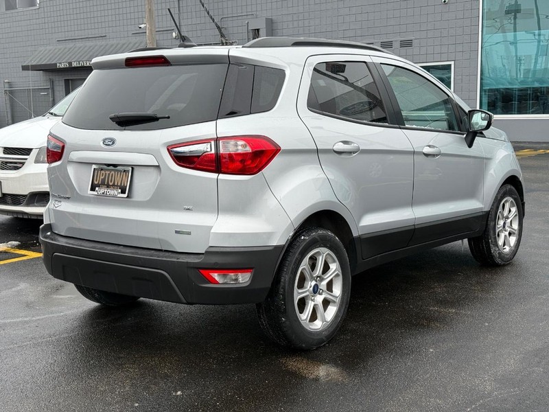 Ford EcoSport Vehicle Full-screen Gallery Image 03