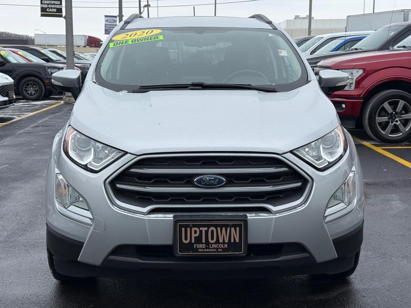 Ford EcoSport Vehicle Full-screen Gallery Image 09