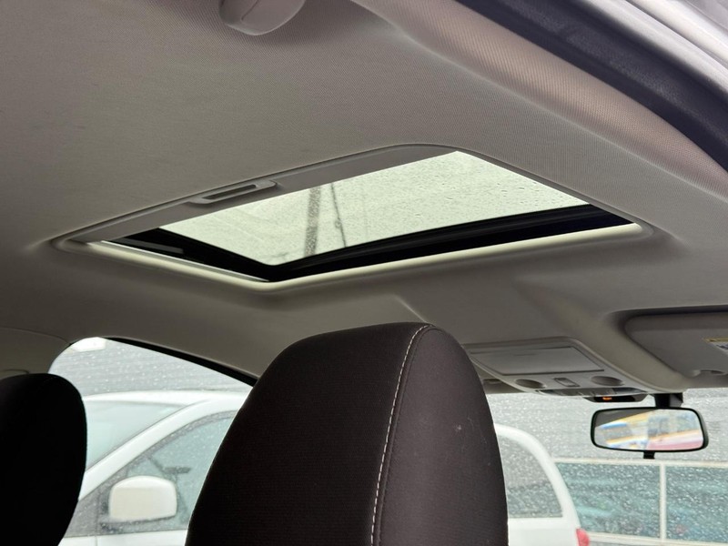 Ford EcoSport Vehicle Full-screen Gallery Image 11