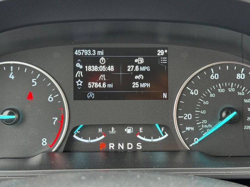 Ford EcoSport Vehicle Full-screen Gallery Image 22