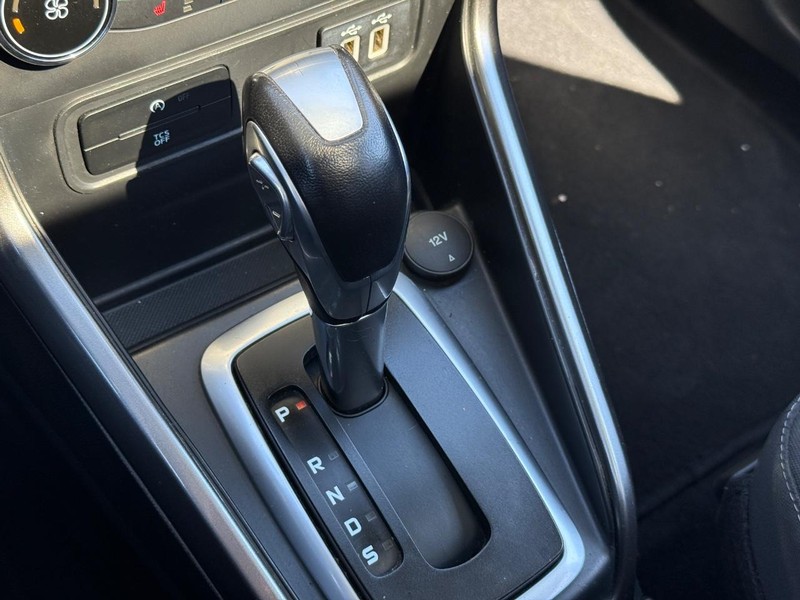 Ford EcoSport Vehicle Full-screen Gallery Image 21