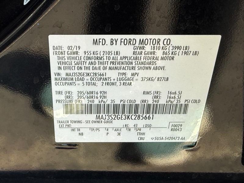 Ford EcoSport Vehicle Full-screen Gallery Image 24