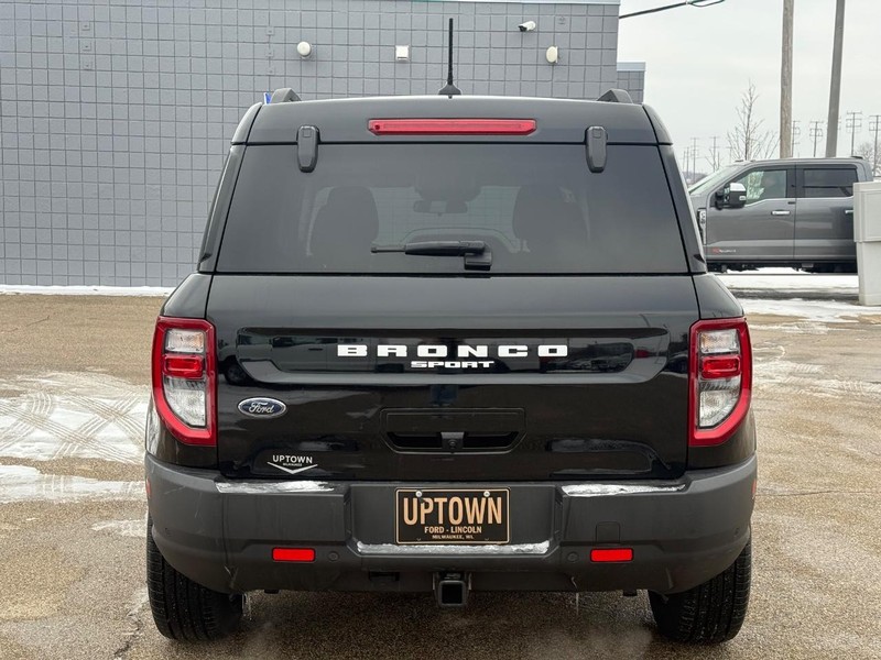 Ford Bronco Sport Vehicle Full-screen Gallery Image 04