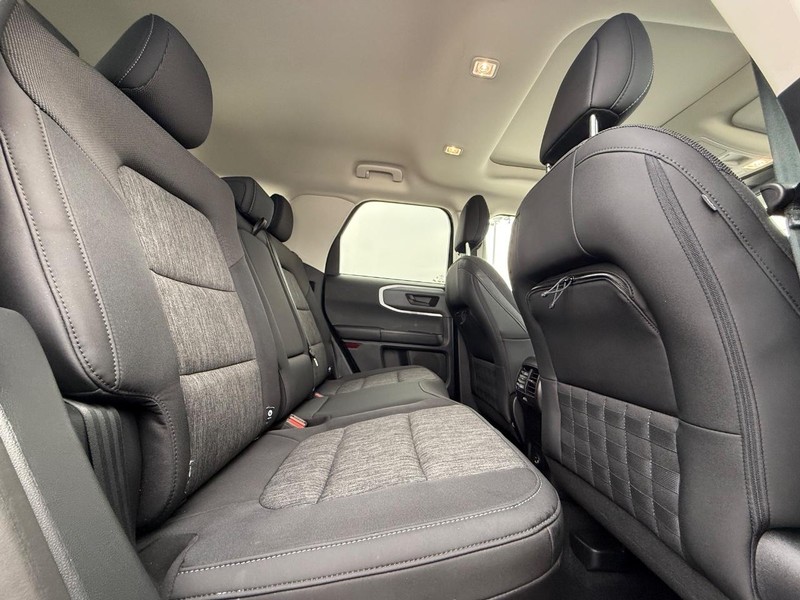 Ford Bronco Sport Vehicle Full-screen Gallery Image 10