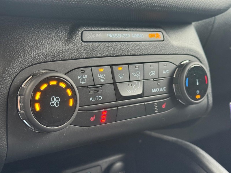 Ford Bronco Sport Vehicle Full-screen Gallery Image 17