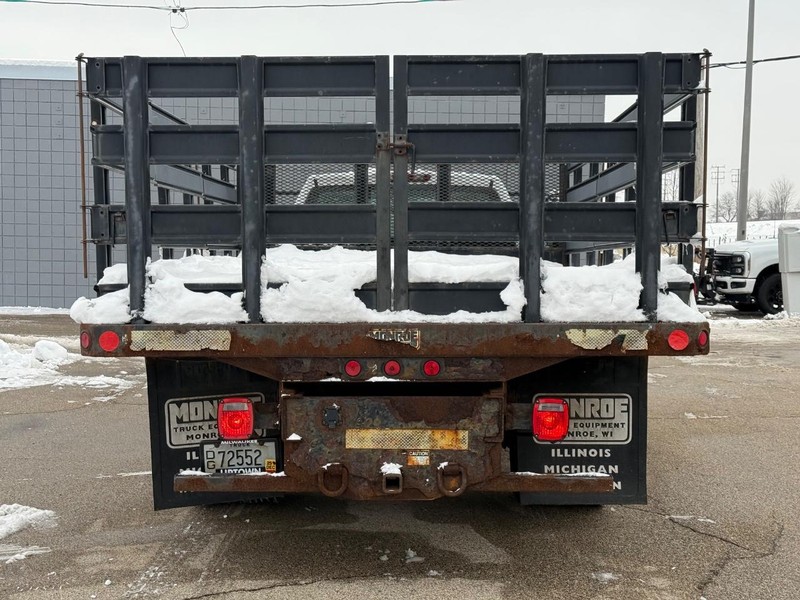 Chevrolet Silverado 3500HD Vehicle Full-screen Gallery Image 04