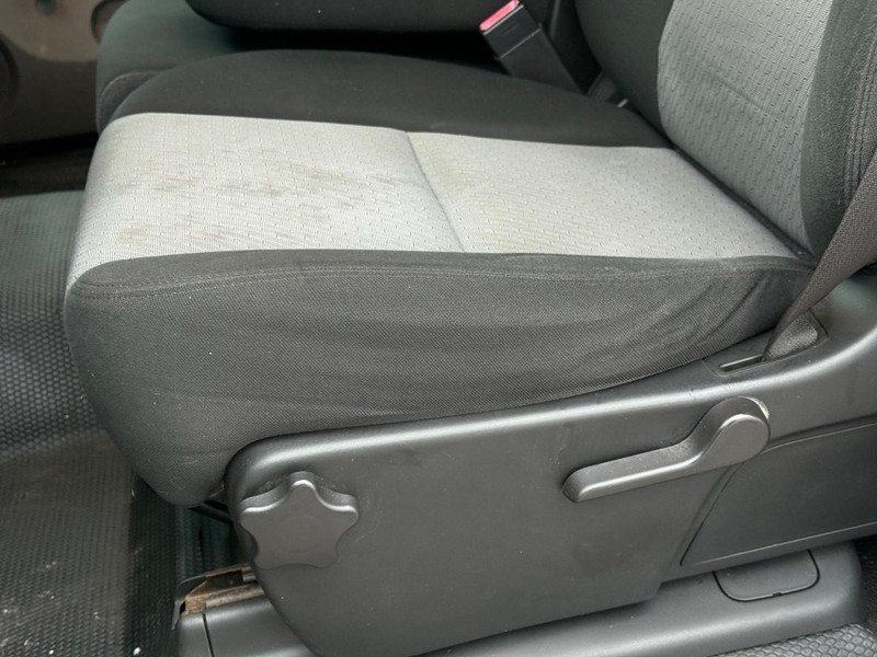 Chevrolet Silverado 3500HD Vehicle Full-screen Gallery Image 18