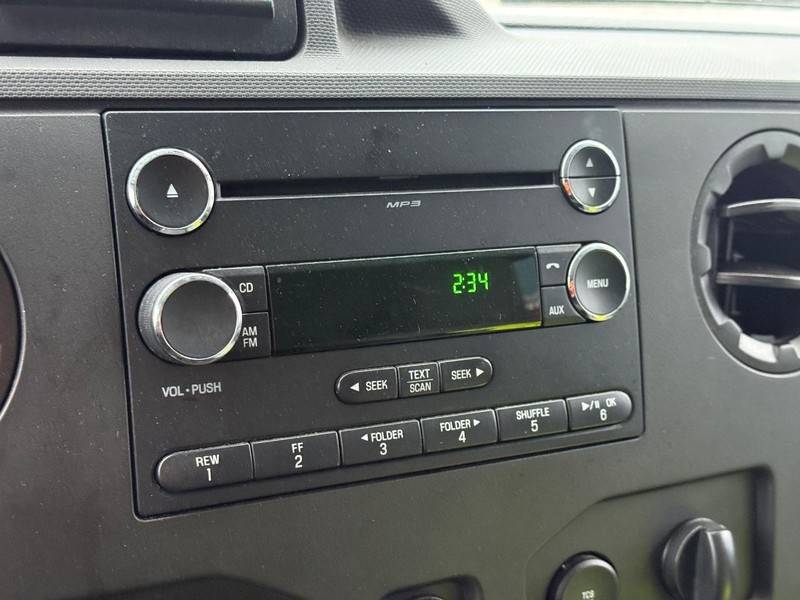 Ford Econoline Wagon Vehicle Full-screen Gallery Image 18