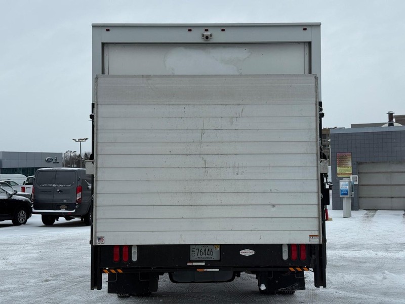 Ford E-Series Cutaway Vehicle Full-screen Gallery Image 04