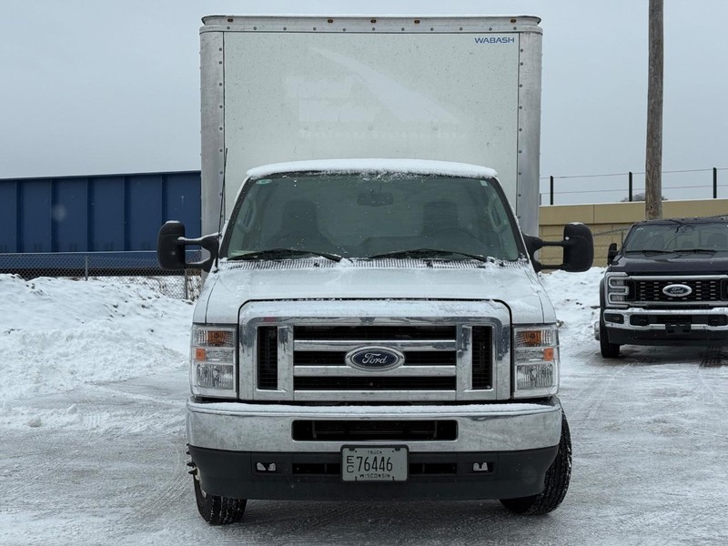 Ford E-Series Cutaway Vehicle Full-screen Gallery Image 08