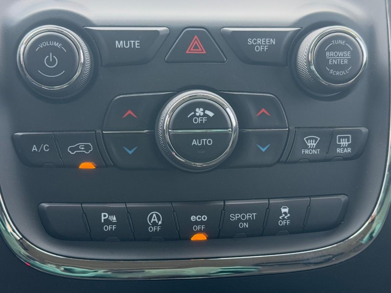 Dodge Durango Vehicle Full-screen Gallery Image 18