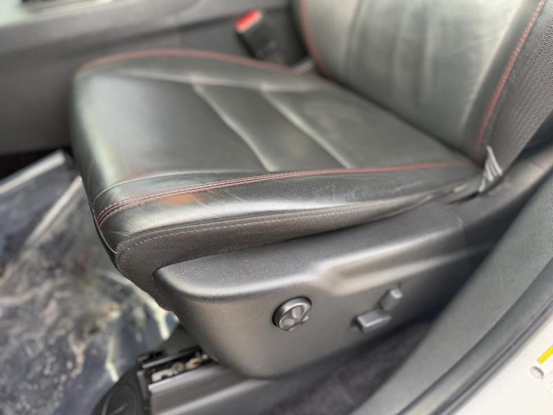 Dodge Durango Vehicle Full-screen Gallery Image 23