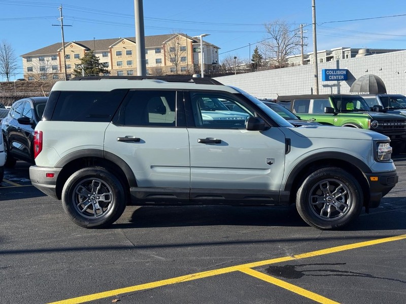 Ford Bronco Sport Vehicle Full-screen Gallery Image 02