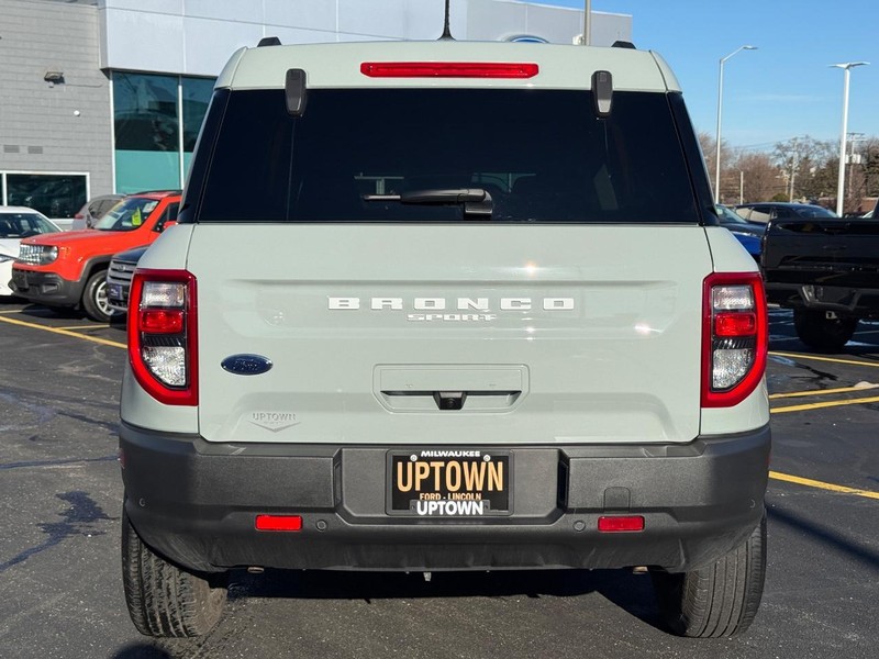 Ford Bronco Sport Vehicle Full-screen Gallery Image 04