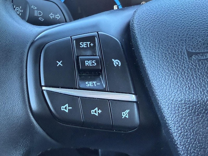 Ford Bronco Sport Vehicle Full-screen Gallery Image 14